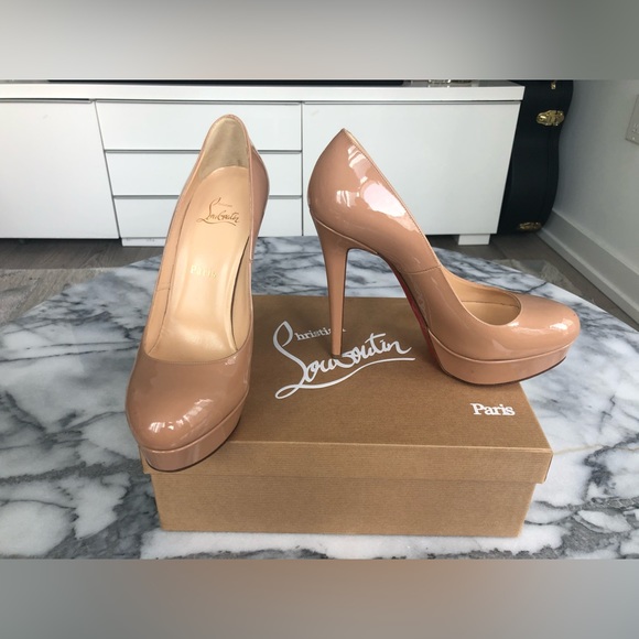 CHRISTIAN LOUBOUTIN BIANCA - NUDE PATENT - SIZE 39.5/9.5 - DISPLAY MODEL - MINT! - Picture 1 of 6